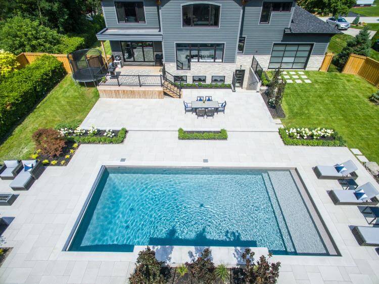 swimming pool builders near Mississauga