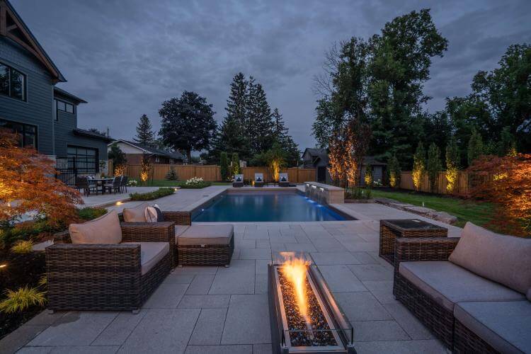 swimming pool contractors near Mississauga